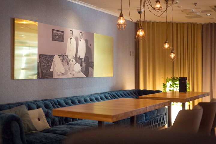 Entrance & Lobby