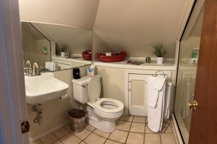 Room 72 of 105