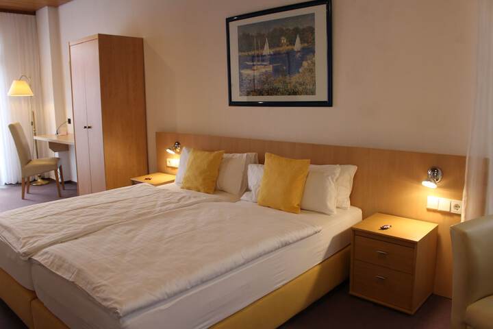 Room 20 of 49