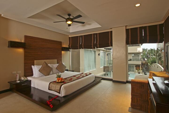 Room 3 of 54