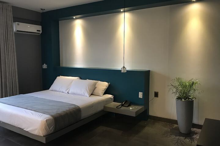 Room 9 of 118