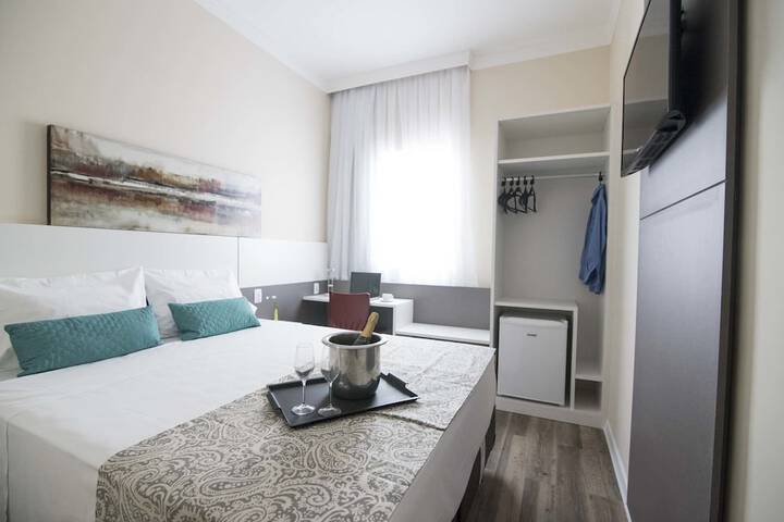 Room 8 of 70