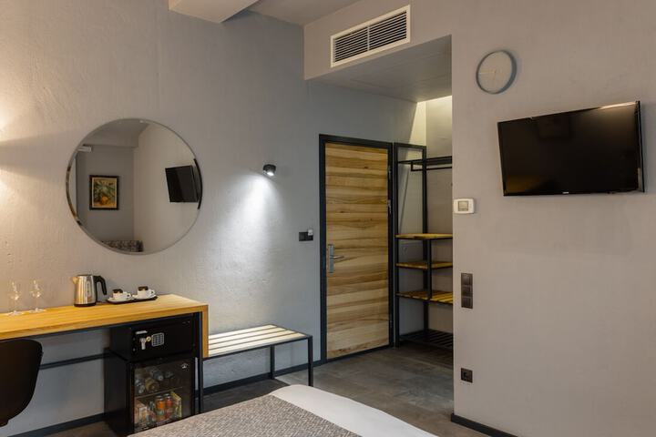 Room 13 of 70
