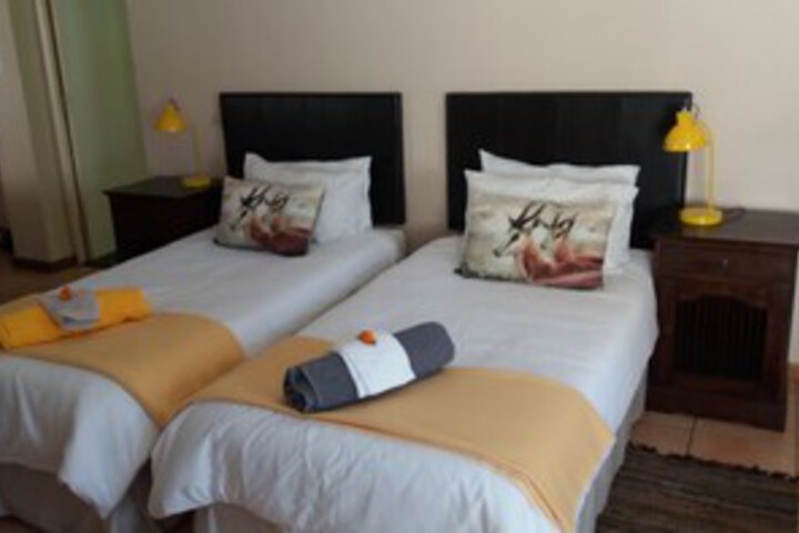 Room 10 of 18