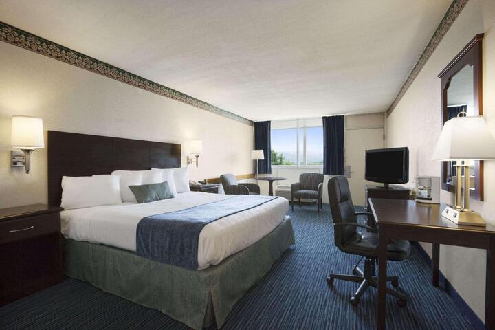 2 Double Beds Superior Room (3 of 10)