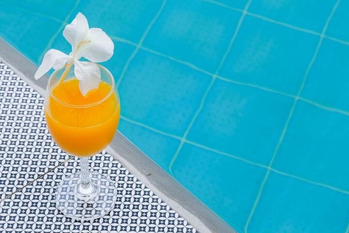 Hotel with Pool