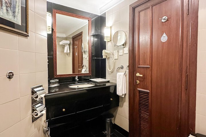 Room 90 of 133