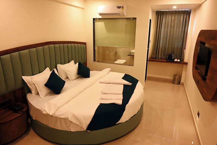 Room 13 of 24