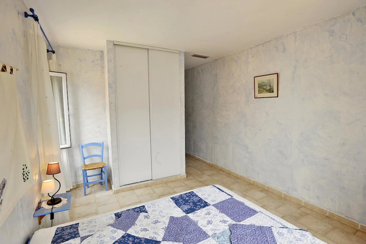 Room 2 of 9