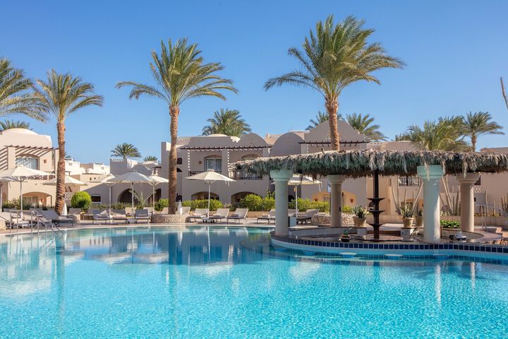 Pool Hotel