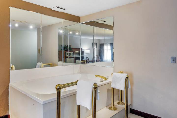 Jetted tub