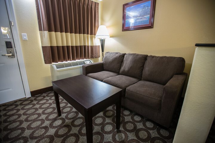 Room 5 of 79
