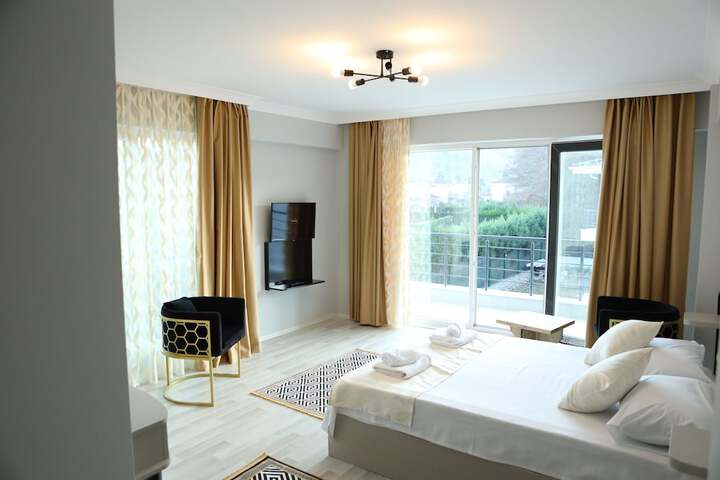 Room 16 of 48
