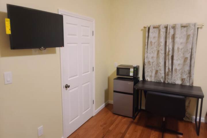 Room 2 of 6