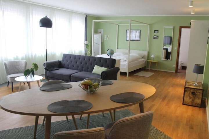 Room 8 of 32