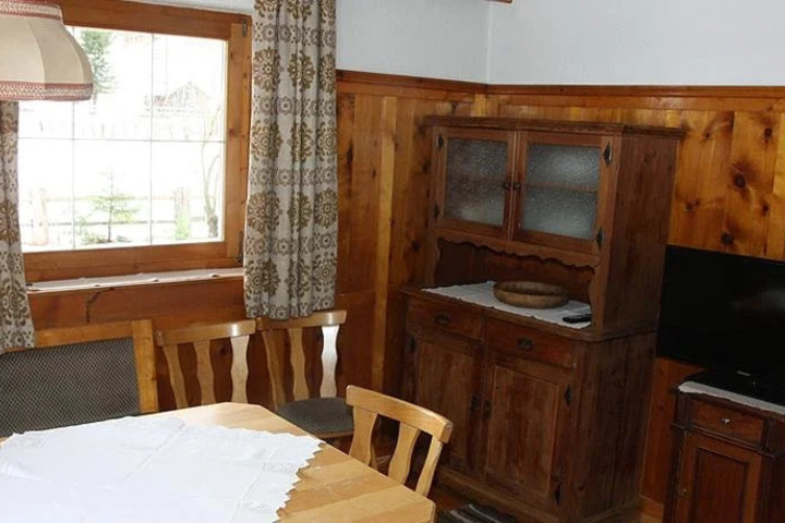 Room 4 of 24