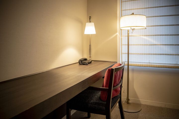 Room 16 of 38