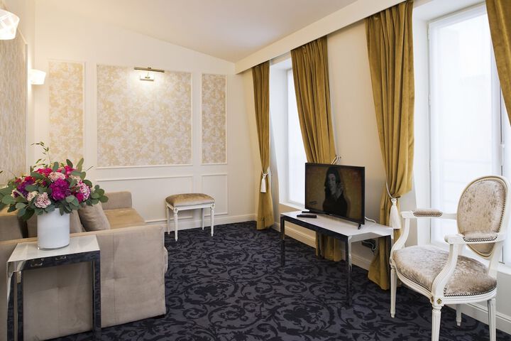 Room 21 of 81
