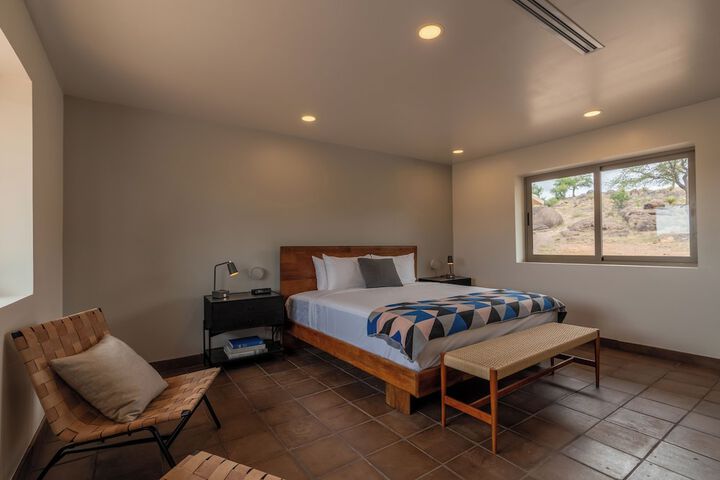 Room 16 of 43
