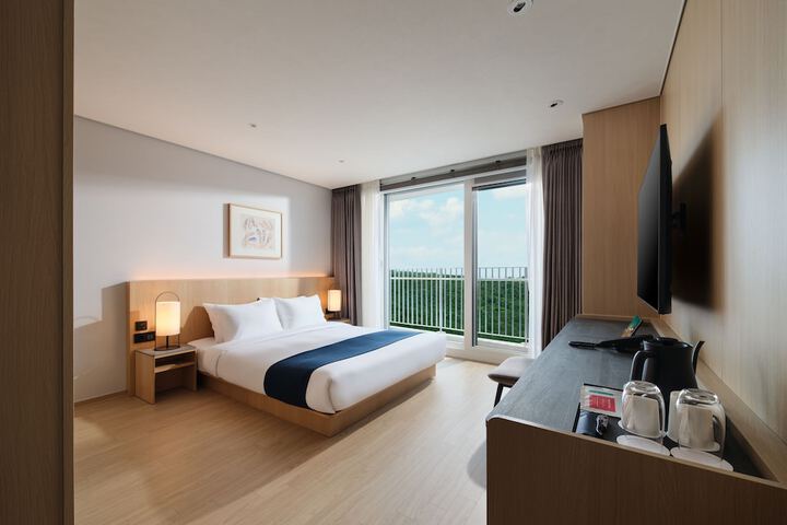 Room 11 of 49