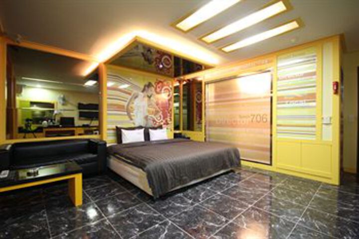 Suite Room