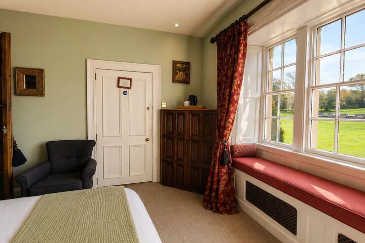 Room 30 of 124
