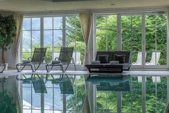 Pool 128 of 199
