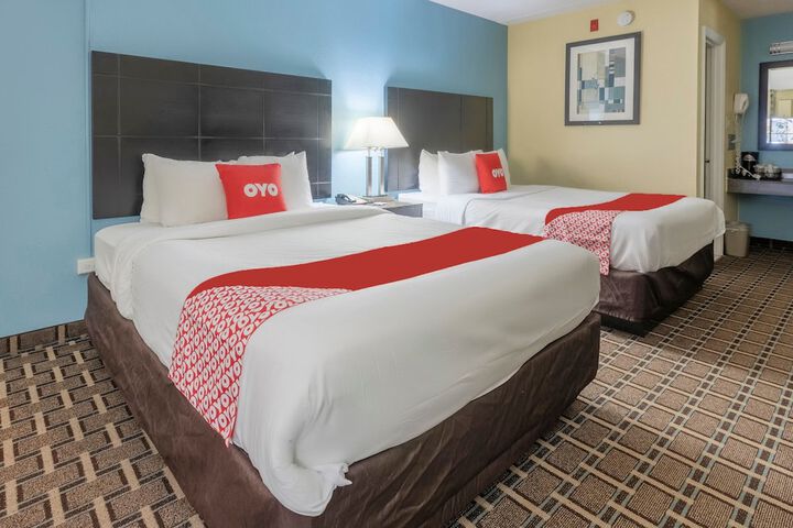 2 Queen Beds (9 of 11)