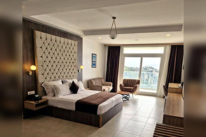 Room 4 of 14
