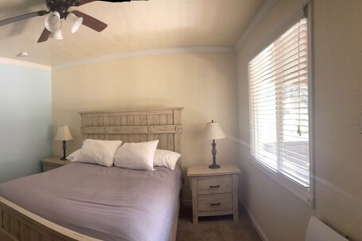 1 Queen Bed (39 of 47)