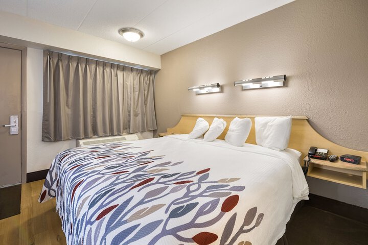 Standard | King Bed (11 of 18)