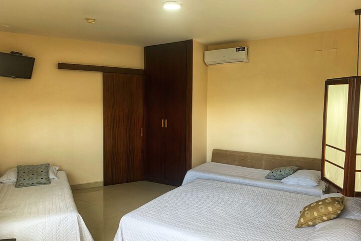 Room 12 of 32