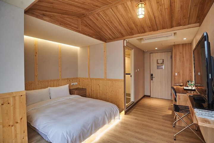 Room 7 of 45
