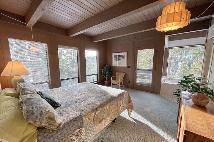 Room 3 of 49