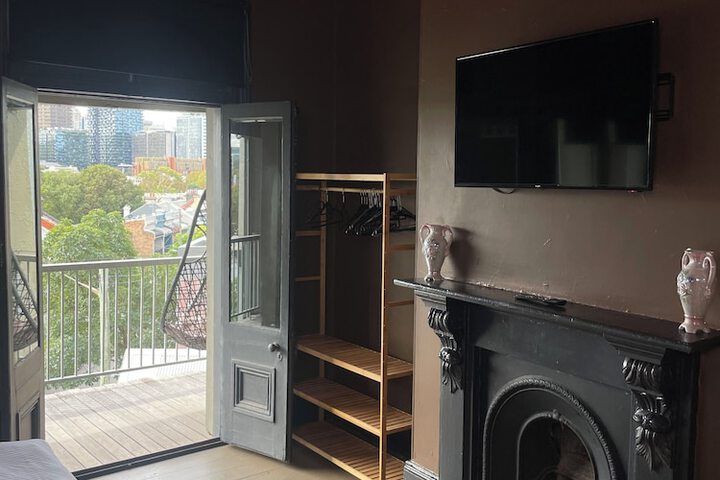 Room 2 of 19