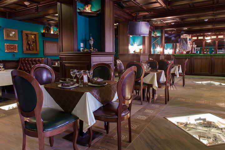 Dining 4 of 23