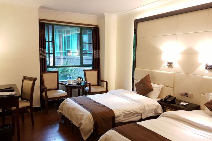 Room 11 of 29