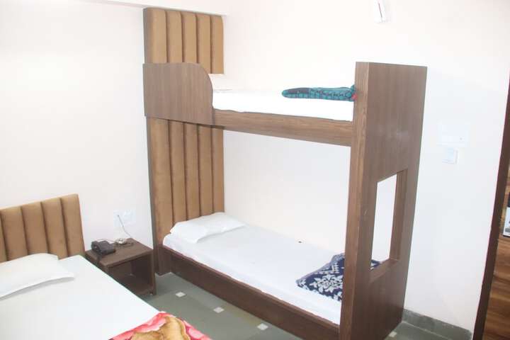 Room 8 of 38