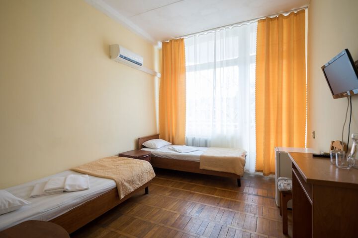 Room 16 of 47