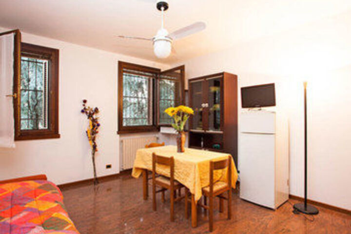 Room 285 of 320