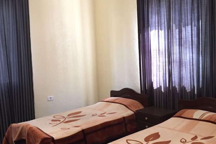Room 10 of 73