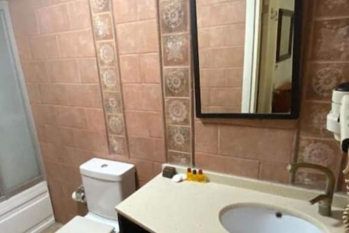 Room 18 of 27