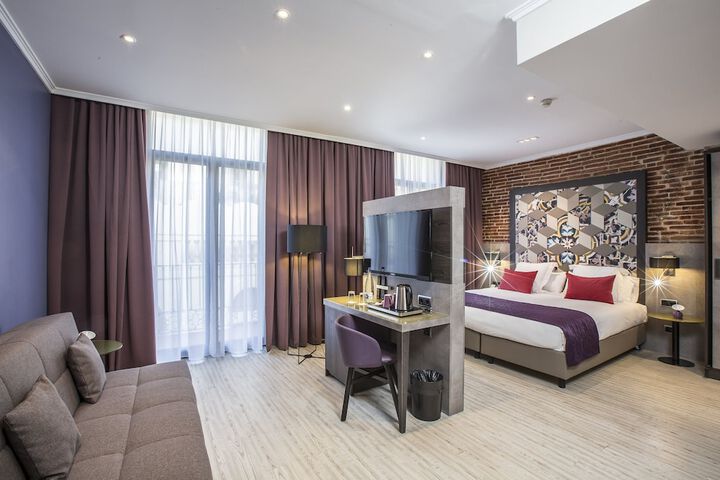 Room 4 of 57