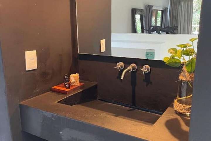 Room 16 of 24
