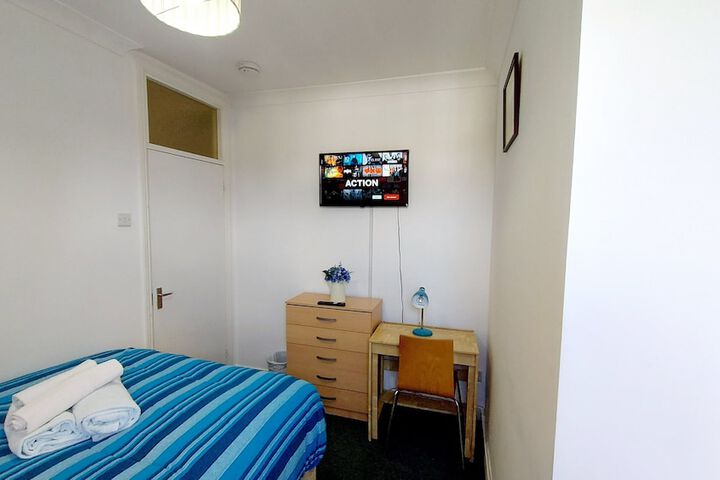 Room 13 of 28