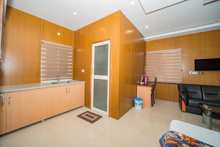 Room 8 of 18