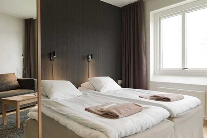 Room 17 of 49