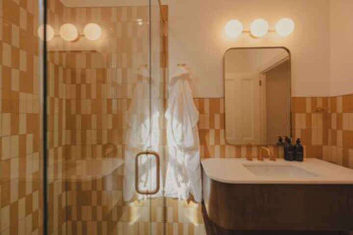 Room 52 of 72