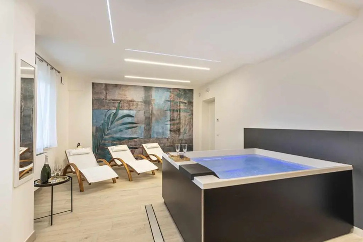 Pool 6 of 11