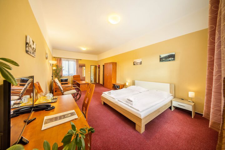 Room 9 of 46